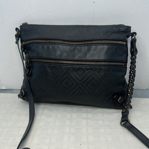 Elliott Lucca Black Leather Crossbody Bag Zipper. - Picture 1 of 12